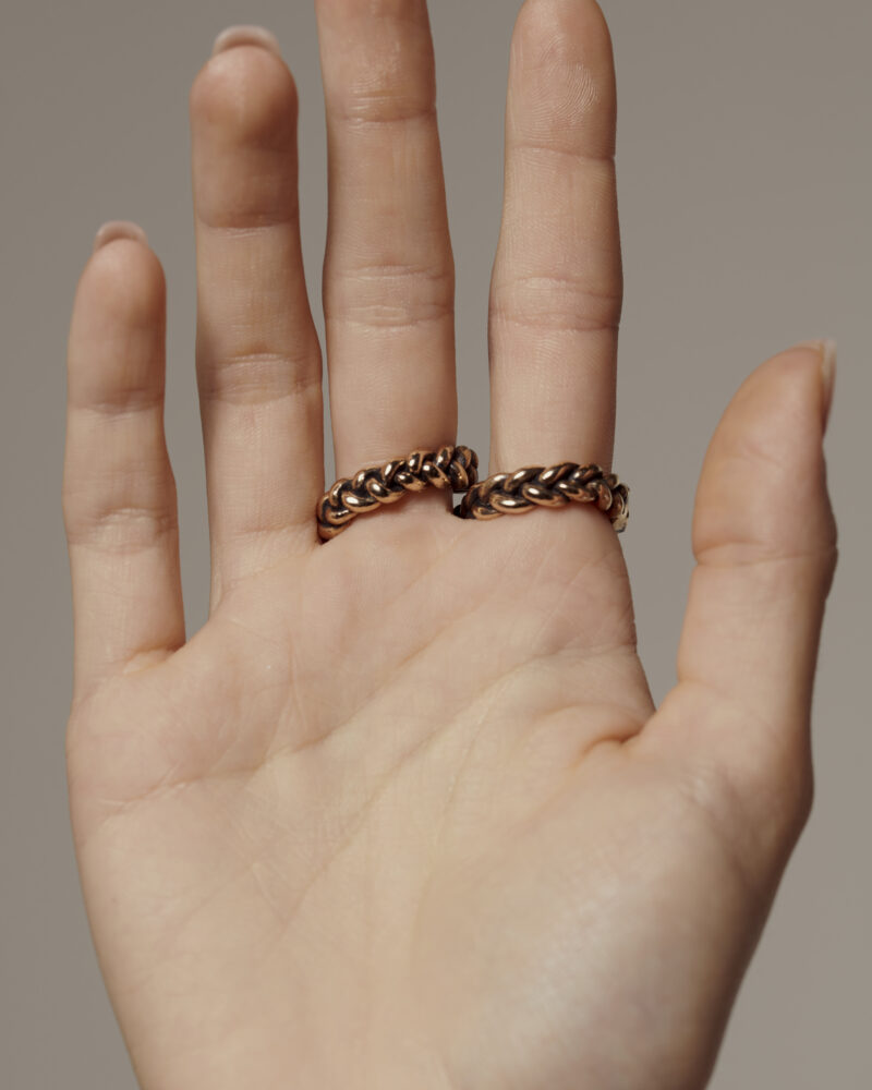 Anello mezzo baffo bronzo zirconi