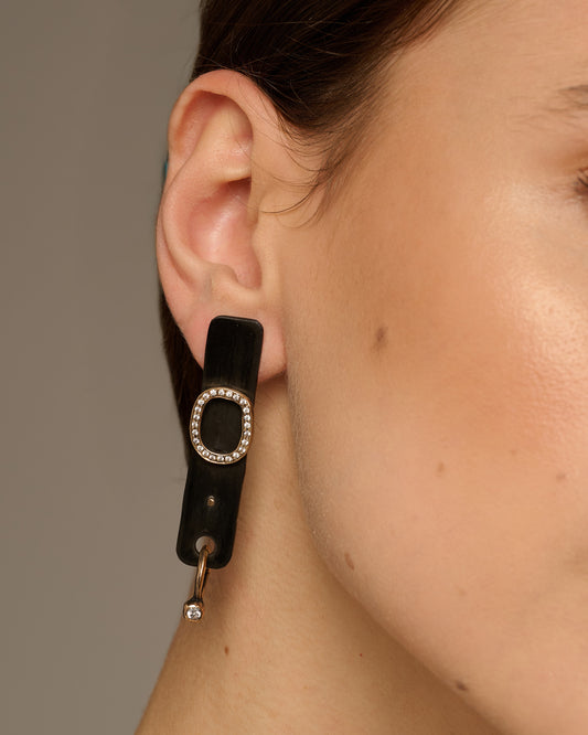 Orecchini rectangle jfk black bronzo e zirconi