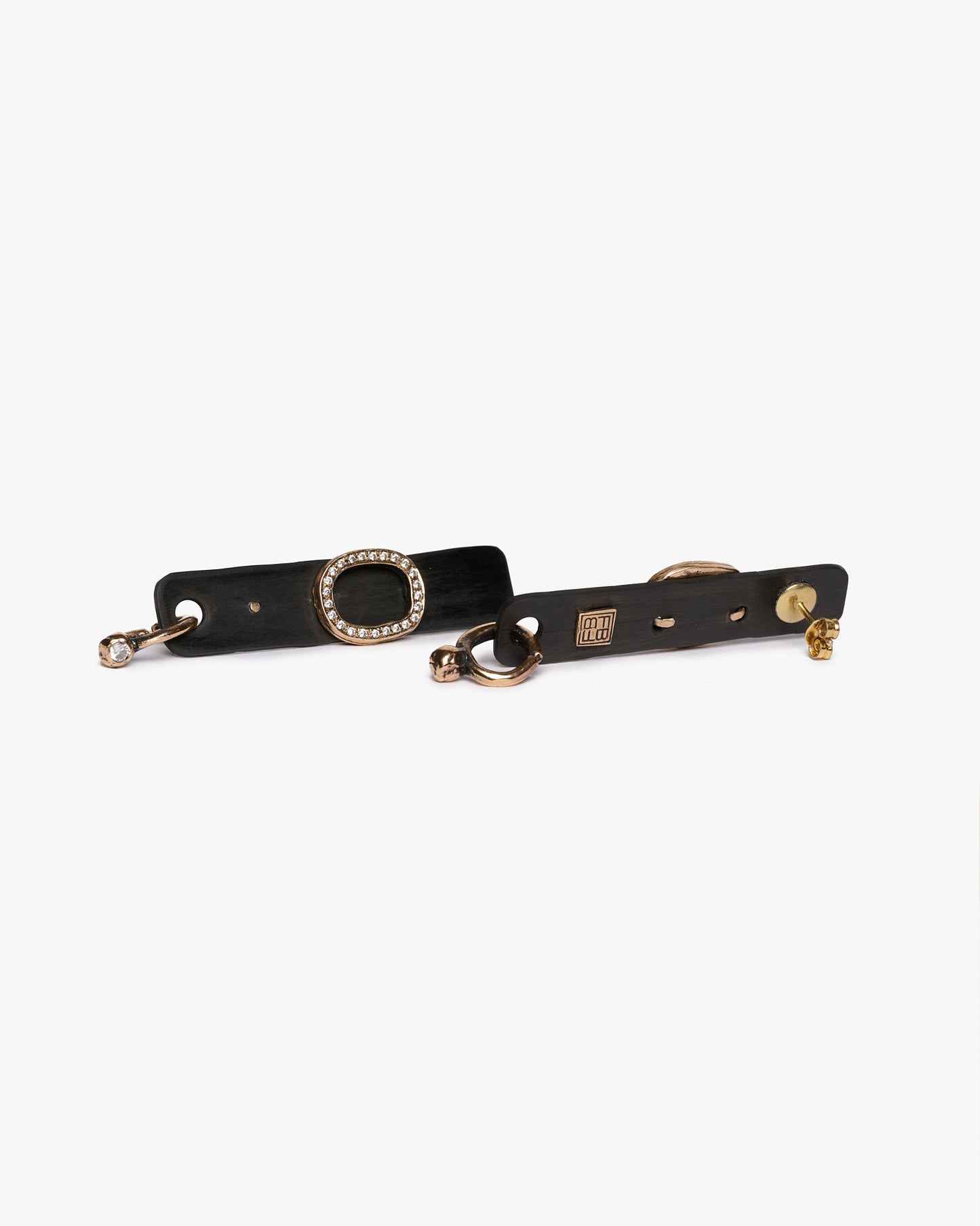 Orecchini rectangle jfk black bronzo e zirconi