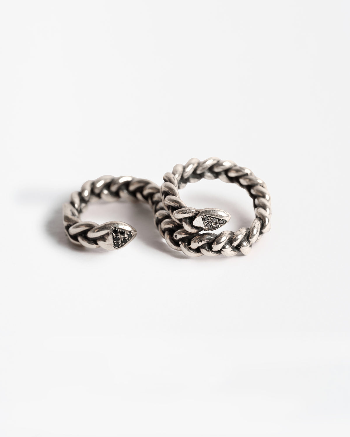 Anello mezzo baffo zirconi argento