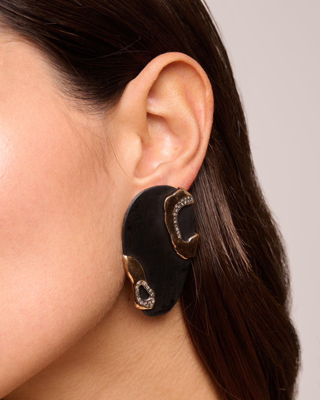 Orecchini round Heathrow black bronzo e zirconi