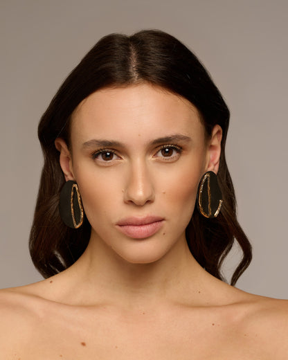 Orecchini round JFK black bronzo e zirconi