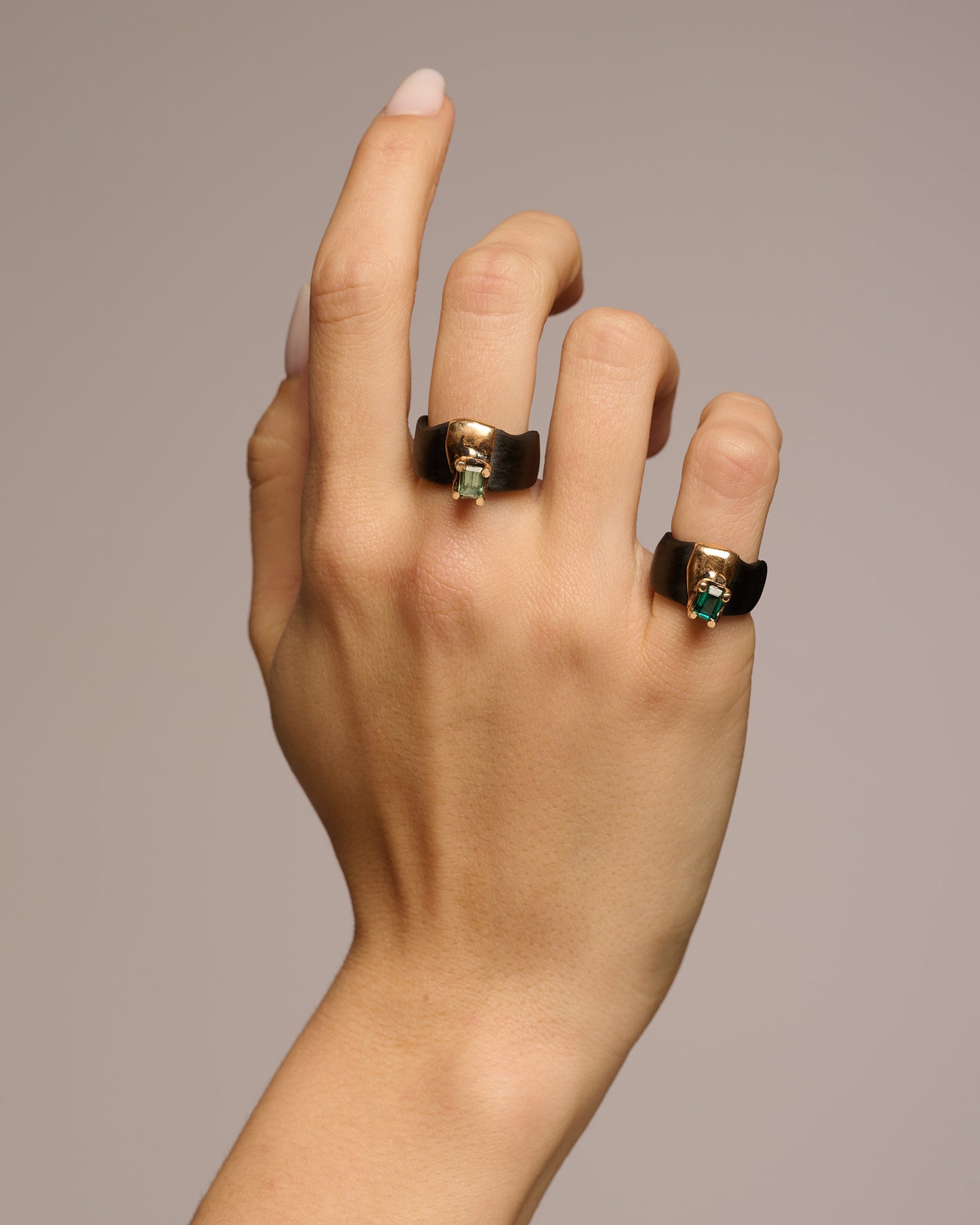 Anello fascia changi black bronzo zirconi