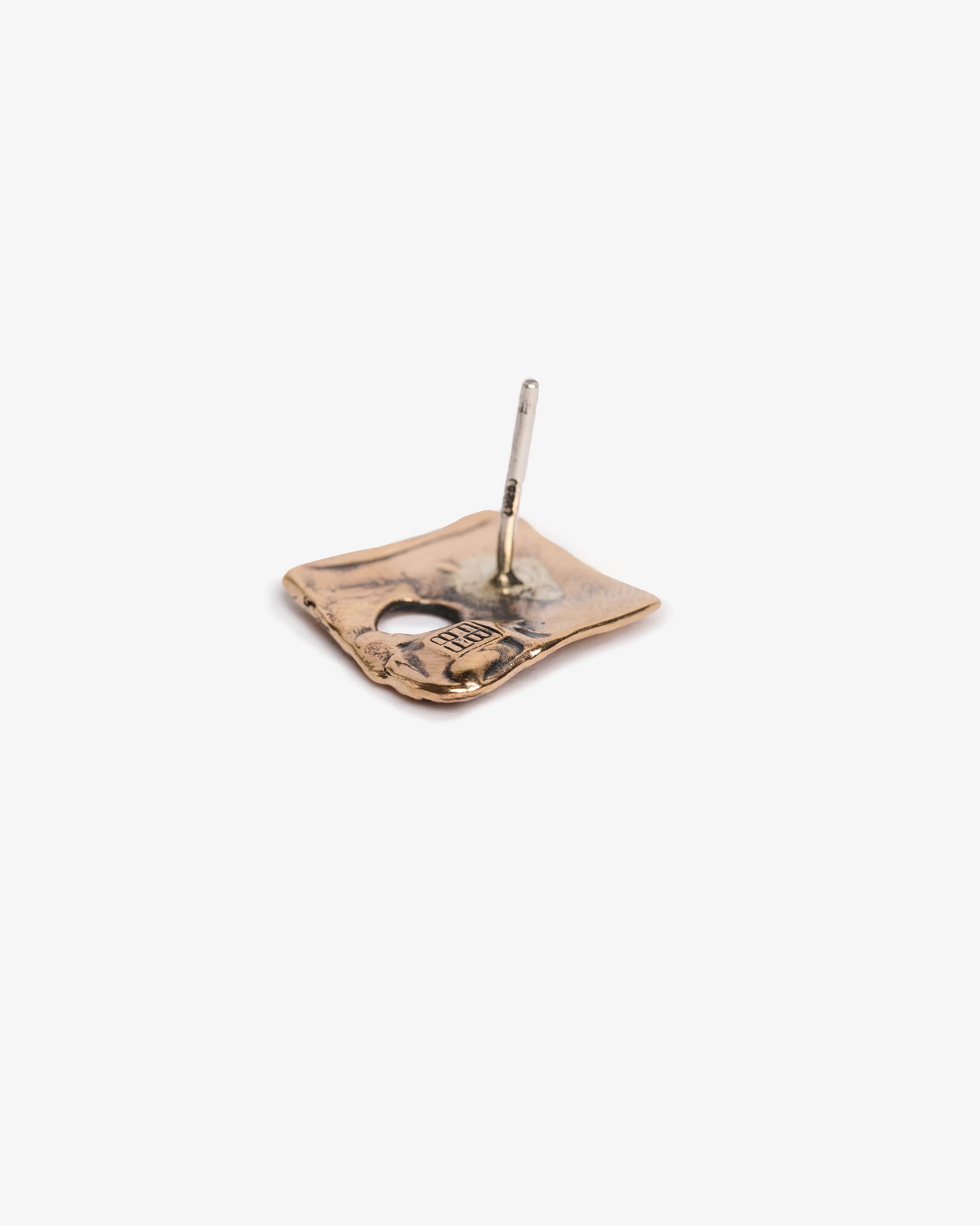 Orecchino quadrato texture jfk bronzo