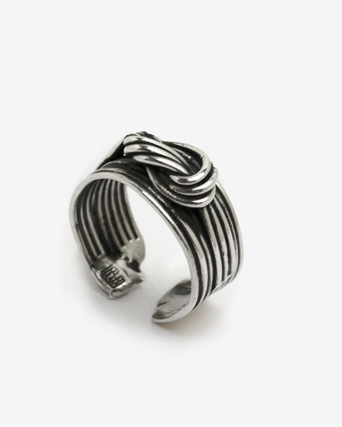 Anello fascia con nodo argento
