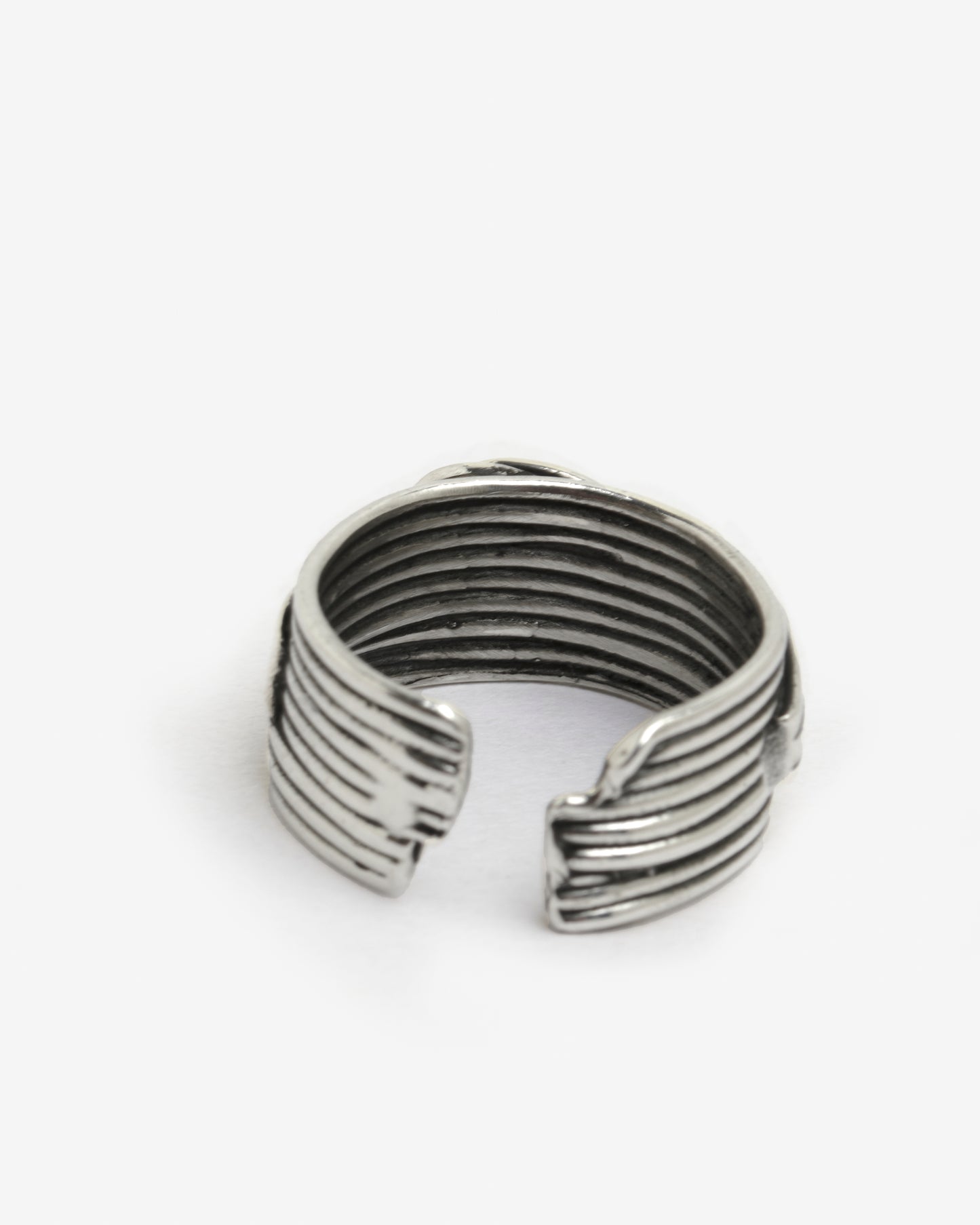 Anello fascia con nodo argento