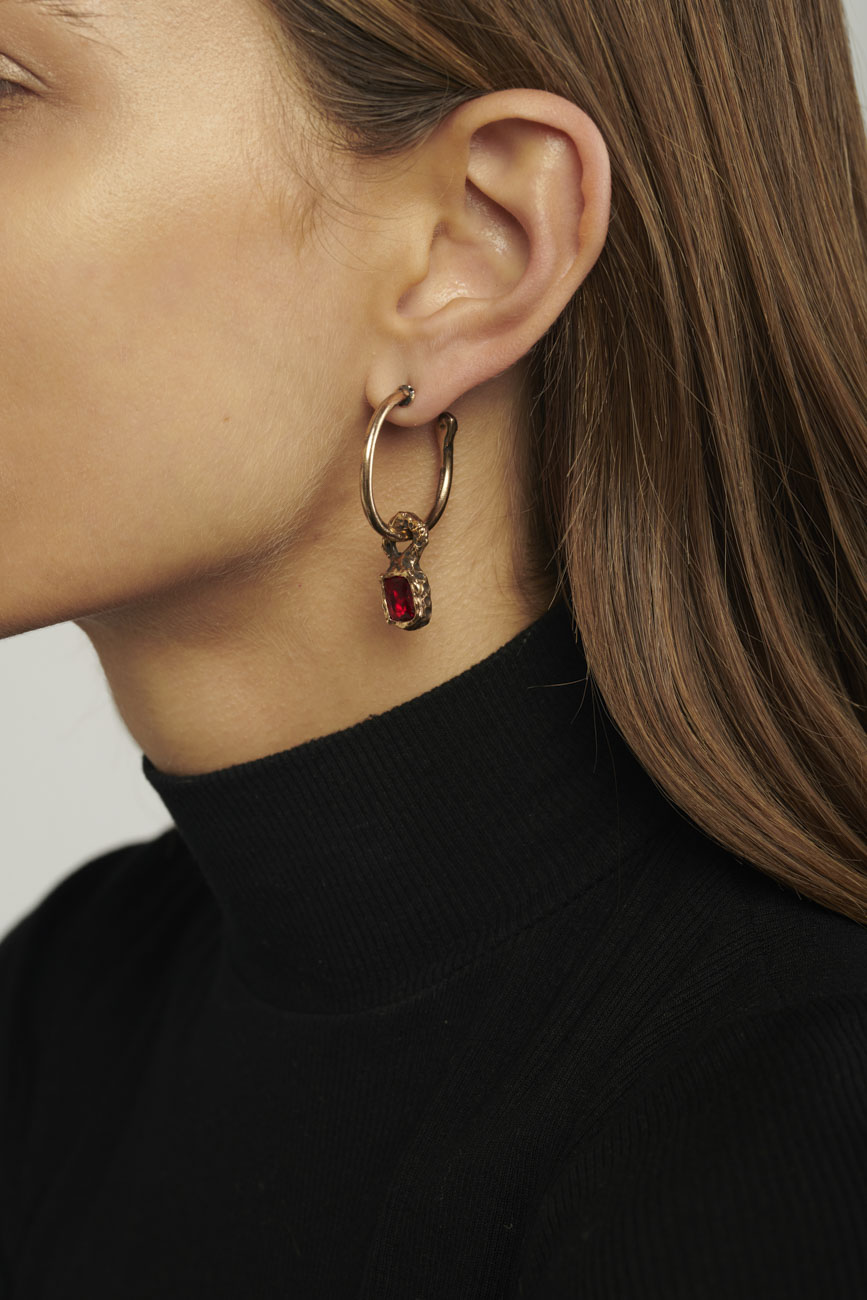 indossato orecchini lisci mamasinta m